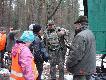 Piotrek t�umaczy Bodziowi jak ma jecha� 