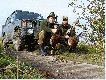 Kolega  " darzb�rnik74 " i Ja z Efektem naszego Spotkania = 2x Ba�anty.  A za Nami Rudy 102 =;D  Pozdrawiam i Darz B�r.  Fotka z dnia 26.10.2008 ....