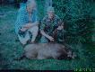 Moj pierwszy  dzik ,strzelony   23 lipieca 2007 r.  w  poniedzialek  o godz. 4:43  siadanka na brz�zkach. A obok mnie kolega Alfred.R   m�j   wprowadzajacy  w �ycie �owieckie.