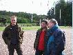 Puchar Dziekana Wydzia�u Le�nego - 2009
5. czerwca na strzelnicy w Antoninku ju� po raz kolejny stan�li do walki o Puchar Dziekana Wydzia�u Le�nego studenci ale nie jak do tej pory Akademii Rolniczej tylko po raz pierwszy jako studenci Uniwersytetu Przyrodniczego.

Pogoda dopisa�a. Humory Tak�e.
Na li�cie startowej wpisali�my tylko 11 uczestnik�w. Pewnie gdyby termin by� korzystniejszy to zjawi�a by si� szersza grupa strzelc�w. W tym miejscu pro�ba dla przysz�ych organizator�w:
Koledzy zr�bmy to za rok w jakim� lepszym terminie a nie w czasie Rogu Wojskiego i teren�wek dla wielu rocznik�w.

Strzelali�my jak co roku �rutowe konkurencje wieloboju my�liwskiego. Nie ukrywam, �e faworytem dla mnie w tych zawodach by� nasz forumowy Adrian89 i wiele si� nie pomyli�em gdy� stan�� on na trzecim stopniu podium (265 / 300pkt) zaraz za koleg� Krzysztofem Gowa�kiem (mam nadziej�, �e nie pomyli�em nazwiska-na zdj�ciu z wynikami jest to nieco nieczytelne), kt�ry wystrzela� 270 pkt.
Puchar Dziekana tym razem pow�drowa� do kol. Marcina Sengera kt�ry w pi�knym stylu wystrzela� 275 punkt�w.
Puchar Ko�a Le�nik�w za najlepszego zaj�ca pow�drowa� do r�k Micha�a Krzysztofika, kt�ry jako jedyny wyczy�ci� blach�. Trzeba przyzna�, �e studenci le�nictwa nie pr�nuj� i z roku na rok wyniki id� w g�r�. Mnie osobi�cie pomimo najlepszego w �yciu �rutu (220 pkt) uda�o si� zaj�c dopiero �sm� lokat�.

Podzi�kowania dla wszystkich organizator�w, dziekana z obecno�� i kibicowanie oraz wszystkim sponsorom bez kt�rych nie mieliby�my mo�liwo�ci walczenia o tak cenne nagrody.

p.s.
I podobnie jak rok temu bij� si� w czo�o i zastanawiam jak to jest mo�liwe zorganizowa� zawody w pe�nym �rutem, z cennymi nagrodami a tak�e posi�kiem dla ka�dego zawodnika jak i kibica a za ca�o�� skasowa� wpisowe w kwocie 35 PLN od zawodnika ? :)))
Koledzy i kole�anki... wi�cej takich imprez na naszych strzelnicach a z pewno�ci� bardzo dobrze to wp�ynie na popularyzacj� strzelectwa my�liwskiego w�r�d naszej �owieckiej braci. :)

Darzb�r !!