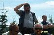 W�adek Witkowski nie wierzy,�e za�apa� si� na fotk� i b�dzie Go ogl�da� ca�y �wiat.