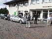 Puchar Komisji Strzeleckiej w Szczecinie
28.08.2011 r.-strzelnica w Pucicach k.Szczecina.
Zorganizowanie zawod�w strzeleckich nie jest jakim� wielkim wyczynem.Ale zorganizowanie ciekawych zawod�w strzeleckich,w fajnym towarzystwie,obs�ugiwanych przez dobrych,znaj�cych si� na rzeczy s�dziach oraz w miar� niedrogo,przy zachowaniu pewnych standard�w,wymaga ju� sporego zaanga�owania kilku ludzi.Szczeci�ska organizacja po raz wt�ry udowodni�a,�e "chcie�  znaczy m�c".Sp�dzenie kilku godzin na �wie�ym powietrzu jest na pewno znacznie korzystniejsze ni� siedzenie przed telewizorem czy nad szklank� jakiego�"browara".Chocia� to ostatnie wcale nie musi by� nudne lub nieciekawe.Dla nas,Gorzowian,towarzystwo Szczeciniak�w by�o tym fajniejsze,�e obiecali kilka miejsc na podium.Nie wiem czy czasami nie stali�my si� zbyt zach�anni bior�c ca�e podium.Cho� pami�tam czasy kiedy w Lubiszynie Szczecinianie nie mieli zbyt wielkich opor�w,aby zagarn�� dla siebie r�wnie� wszystko.W takim przypadku nale�y uszanowa� Prawa Go�cia oraz Obowi�zki Gospodarza.Nie pisz� nic o wynikach,poniewa� s� one na fotkach w galerii.Nale�y podkre�li� przede wszystkim super atmosfer� w�r�d uczestnik�w.By�o fantastycznie.Kolegom ze Szczecina nale�� si� s�owa uznania za zorganizowanie niedzielnego spotkania.Organizujcie nast�pne zawody,a my z przyjemno�ci� na nie przyjedziemy.Pozdrawiam.DB