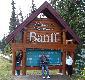 Kanadyjskie G�ry Skaliste
G�ry Skaliste, s� drugim - po Wodospadach Niagary - punktem w programach zwiedzania Kanady. Zapraszamy na w�dr�wk� po 4-ch narodowych parkach krajobrazowych, s�siaduj�cych ze sob�. Banff i Jasper w Albercie oraz Yoho i Kootney w Brytyjskiej Kolumbii. Banff odwiedzany jest przez ok. 5 mln turyst�w z ca�ego �wiata...z Polski te�. Te kilkana�cie fotografii jest r�wnie� autorstwa Barbary i Stanis�awa �lusarczyka z Polski, kt�rzy byli z nami w tych g�rach w 2010 roku.. 