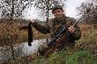 Lis�w dzisiaj rano nie widzia�em,ale...t� nork� zdradzi�a kaczka,kt�ra po sp�oszeniu przylecia�a nad moj� g�ow�.Po ok minucie nork� mia�em na 6 metr�w...i sam si� dziwi�,jak j� trafi�em.
