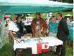 RYKOWISKO GALICYJSKIE
RYKOWISKO GALICYJSKIE - Zag�rz k.Sanoka - 2006.09.03.

Ja tam by�em, �wietne nalewki pi�em ze swojego kieliszka zawieszonego na szyi, na specjalnej "smyczy". Dosta�em go, jak i wielu z nas, od organizator�w. Wspania�y, u�yteczny pomys� (maczal w tym r�ce "Tadys"). Dzi�ki im za to i za...wszystko.

Wspania�a impreza, maj�ca znamiona krajowej, walnie przyczyniaj�ca si� do integracji polskiego �rodowiska my�liwych. 

Tak jak rycz� w Bieszczadach (niekoniecznie byki) trudno gdzie indziej spotka�. A jak si� bawi�? Lepiej samemu to do�wiadczy� i ju� planowa� udzia� w nast�pnych rykowiskach.

Zdj�cia pochodz� z kolekcji mojego brata Stanis�awa �lusarczyka. Te o wi�kszej pojemno�ci ni� dopuszczalna na niniejszym portalu, b�dzie mo�na wkr�tce obejrze�, skopiowa� z mojego prywatnego portalu; www.polowaniawkanadzie.com