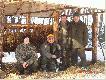 Wsp�lne zdj�cie przy pa�niku. Pierwszy z lewej wzi�ty do pomocy, pozosta�a tr�jka a raczej czw�rka to czynni my�liwi:))