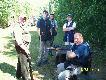 Guru ekipy zielonogrskiej- Marek B.- siedzi i opowiada jakie to cuda wyczynia() na strzelnicy.